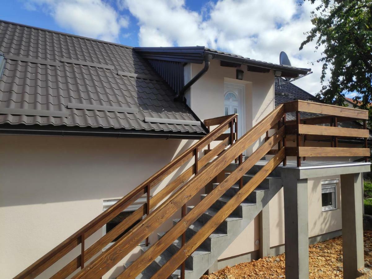 Tesla Coil Apartments Gospic Exterior photo